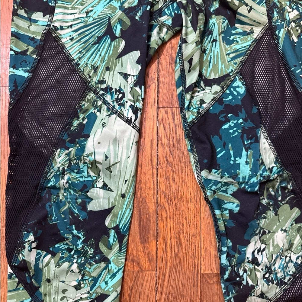 RBX Blue/Green/Black Leggings Mesh sides and Bottoms Sz SP Like New Activewear - Picture 3 of 7
